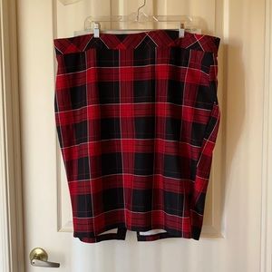 3/$30 SALE Torrid Size 3 Red Plaid Pencil Skirt with Stretch Women’s Plus